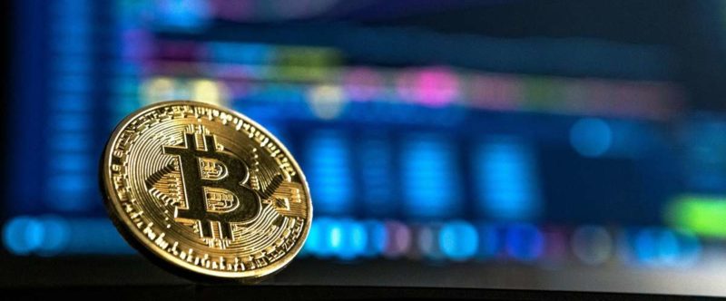 Investire in Bitcoin: quali sono i pro e i contro di questa scelta?